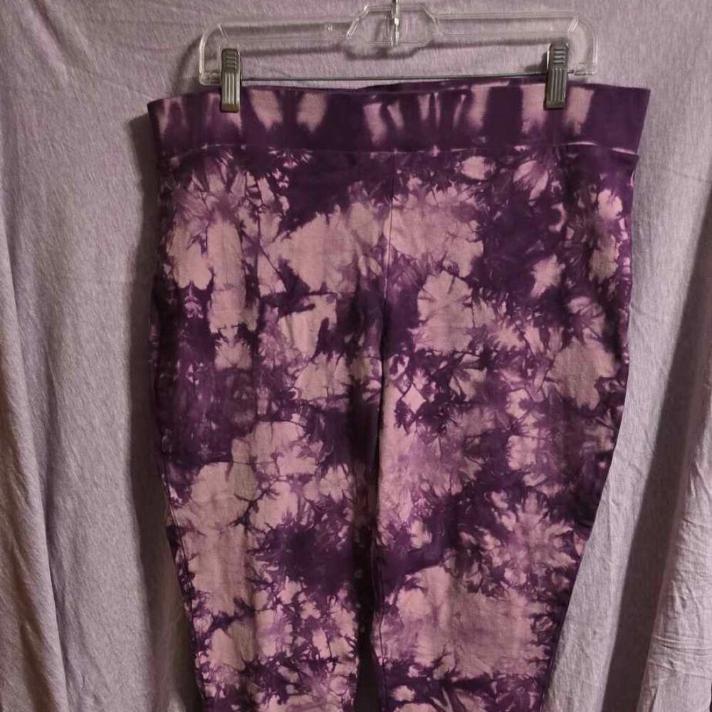 Torrid Purple & Pink Tie Dye Capris Leggings Size 3X